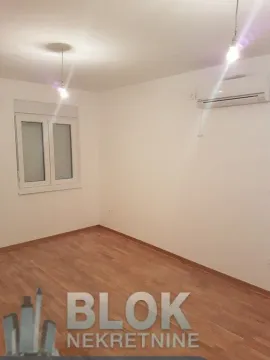 Izdavanje, jednosoban stan, 47m², City Kej, Podgorica - image 9