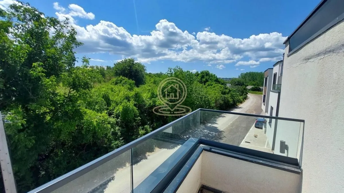 Prodaja, četvorosoban stan, 78m², Sremska Kamenica, Petrovaradin