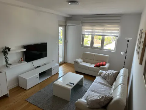 Rent, one bedroom apartment, 49m², Central Point, Podgorica - image 12