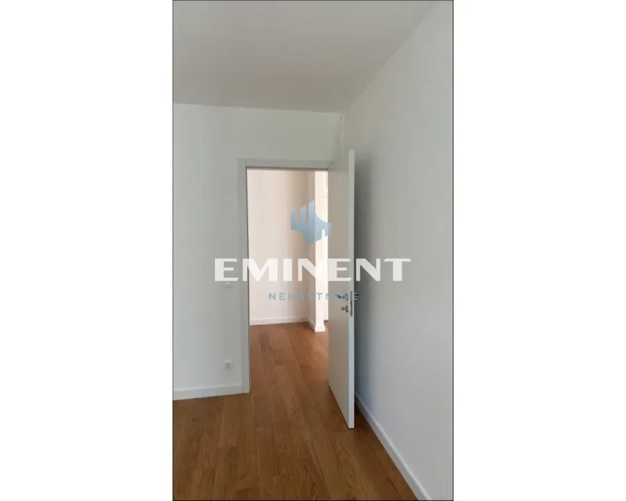 Rent, office space, 56m², Čukarica, Beograd
