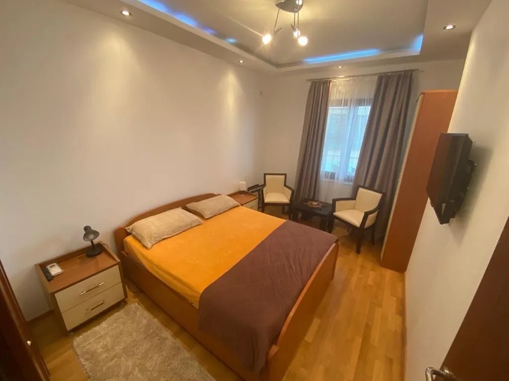 Rent, one bedroom apartment, 75m², Bečići, Budva