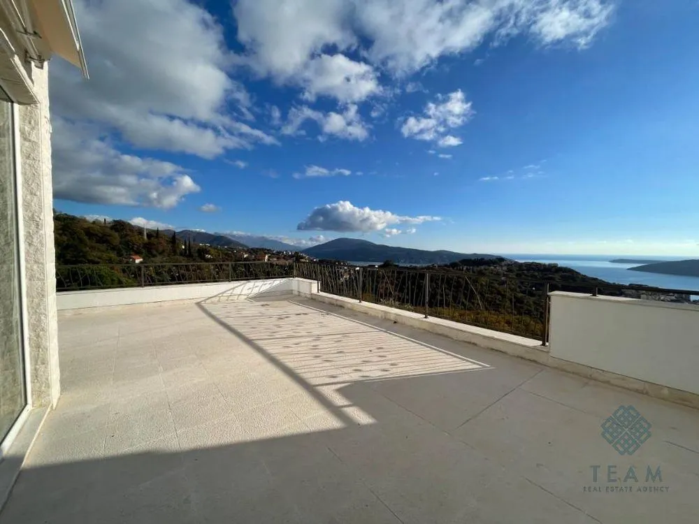 Prodaja, dvosoban stan, 217m², Topla, Herceg Novi