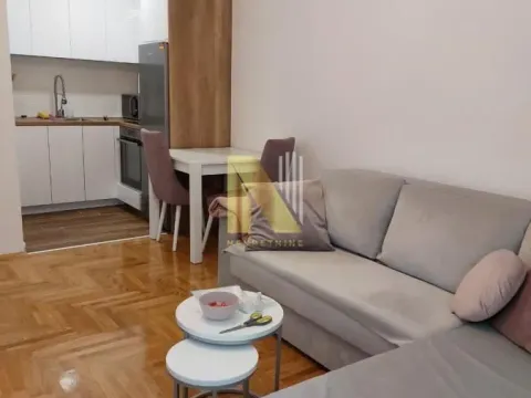 Izdavanje, jednosoban stan, 37m², Bulevar patrijarha Pavla, Novi Sad Sve Podlokacije - image 2