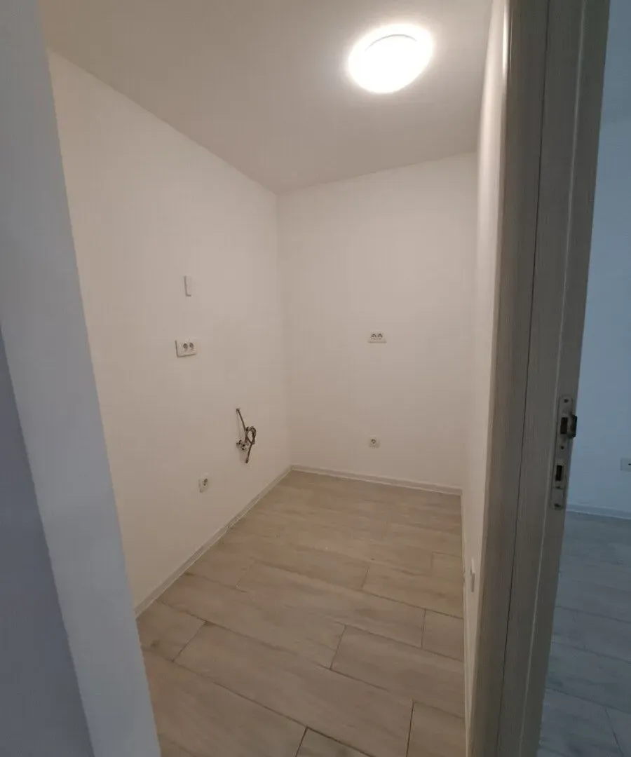 Rent, office space, 40m², Blok 5, Podgorica