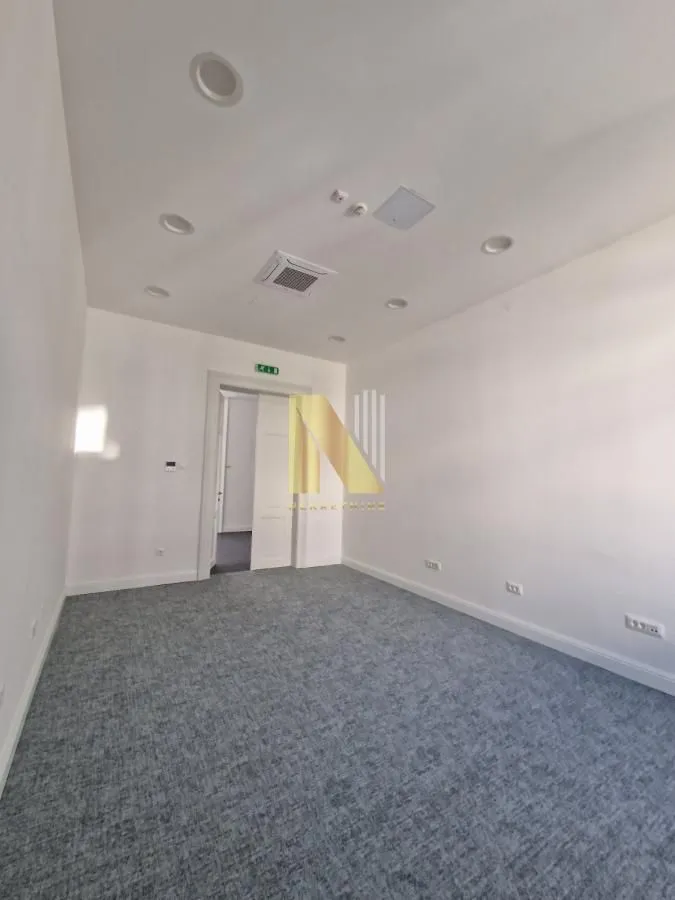 Rent, office space, 430m², Centar, Novi Sad