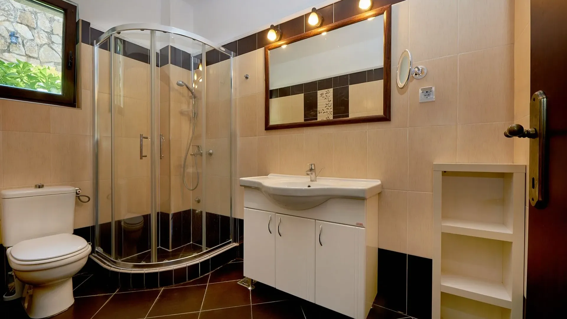 Sale, house, 235m², Kostanjica, Kotor
