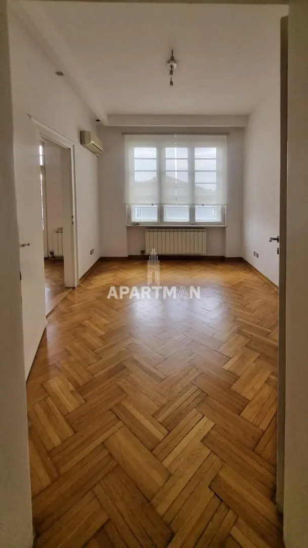 Izdavanje, četvorosoban stan, 90m², Stari Grad, Beograd
