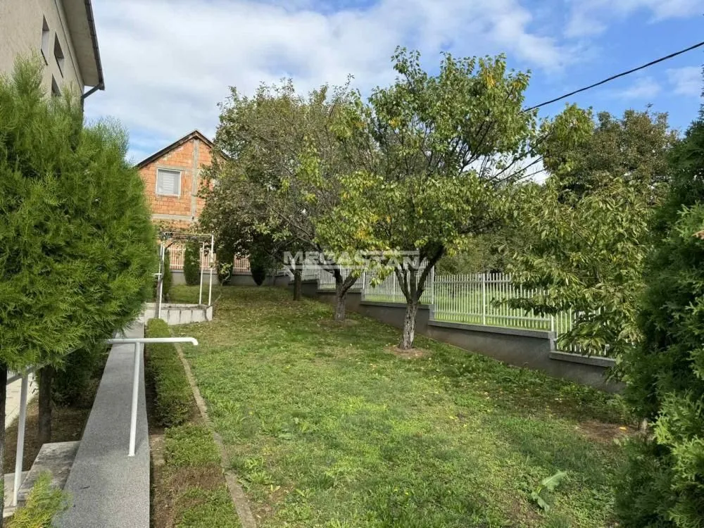 Sale, house, 372m², Leštane, Grocka