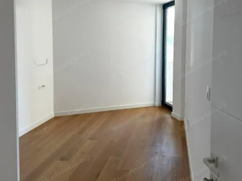 Sale, one bedroom apartment, 54m², Bečići, Budva - image 3