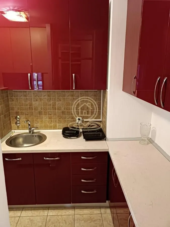 Izdavanje, trosoban stan, 77m², Banjica, Voždovac Sve Podlokacije