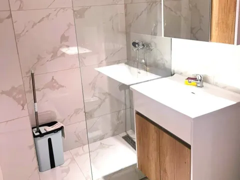 Izdavanje, stan, 76m², Krivi Most, Podgorica - image 7