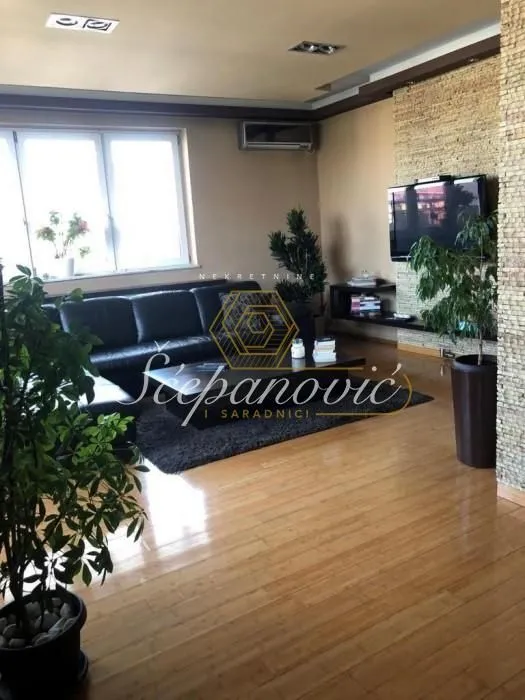 Prodaja, trosoban stan, 113m², Nova Detelinara, Novi Sad Sve Podlokacije