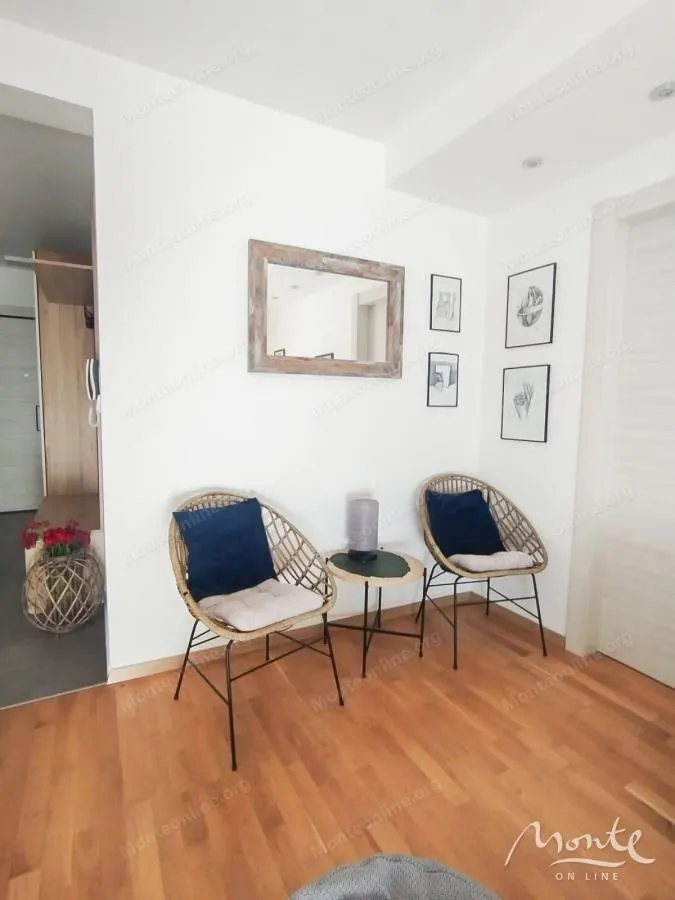 Prodaja, jednosoban stan, 46m², Centar, Tivat