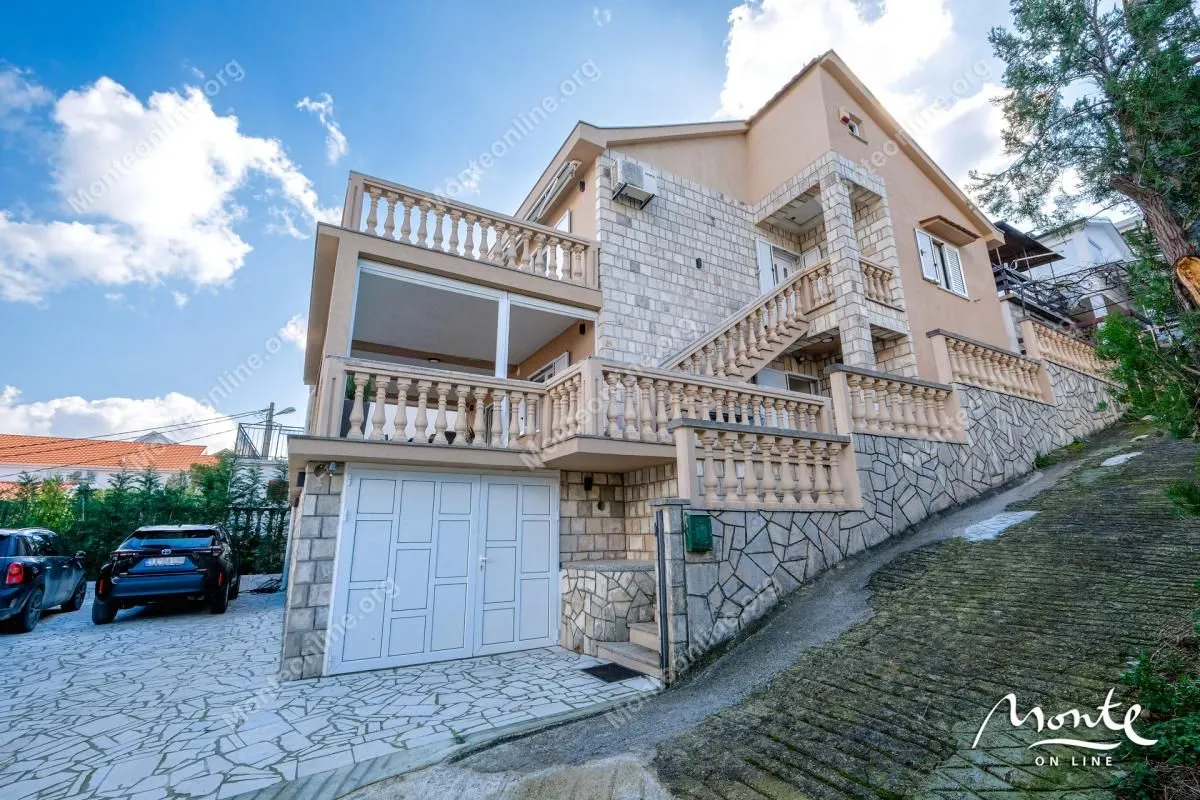 Prodaja, kuća, 210m², Krašići, Tivat