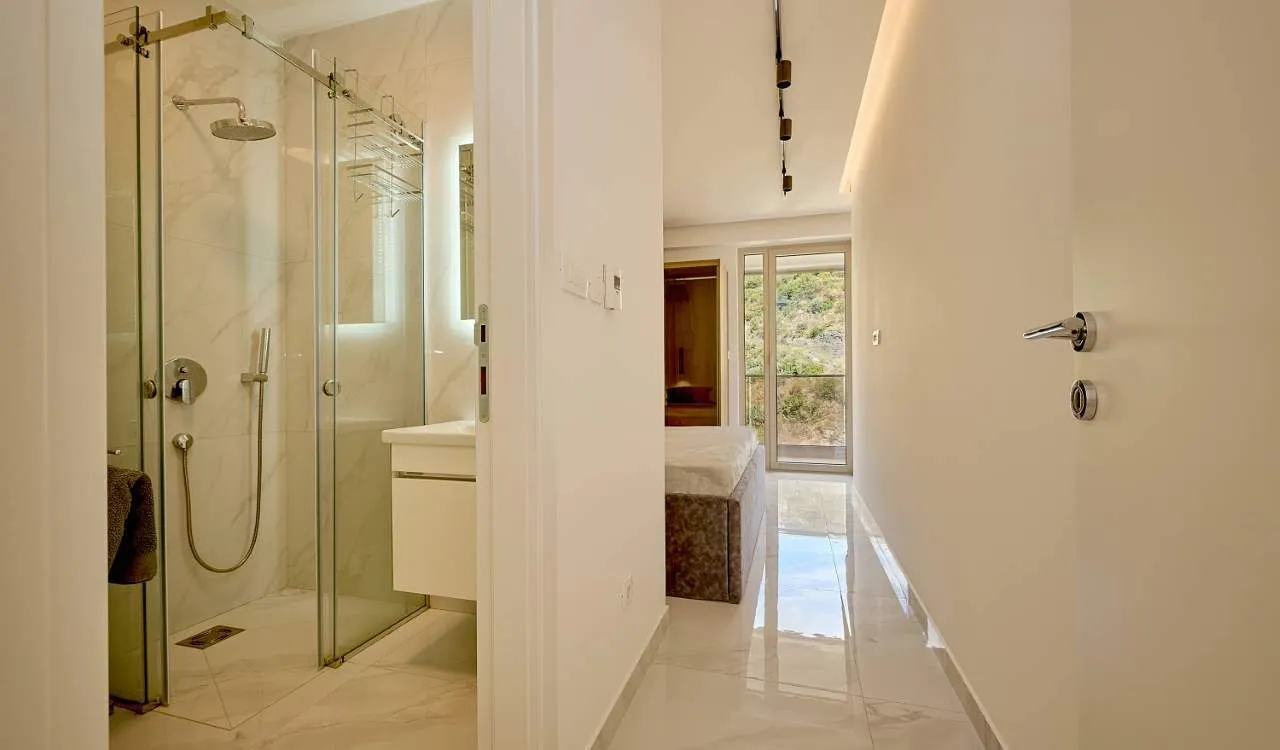 Prodaja, dvosoban stan, 90m², Rafailovići, Budva