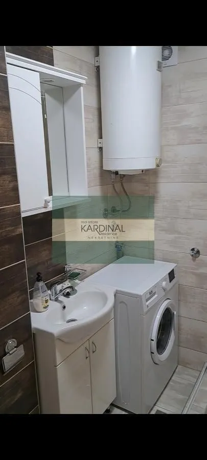 Izdavanje, dvosoban stan, 50m², Centar, Kragujevac