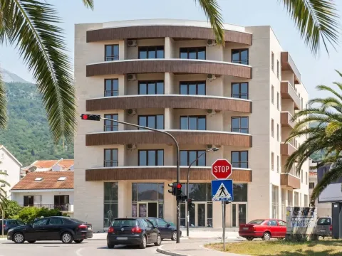 Sale, one bedroom apartment, 38m², Centar, Budva - image 1