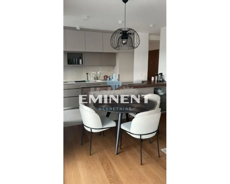 Izdavanje, četvorosoban stan, 98m², Južni Bulevar, Vračar Sve Podlokacije