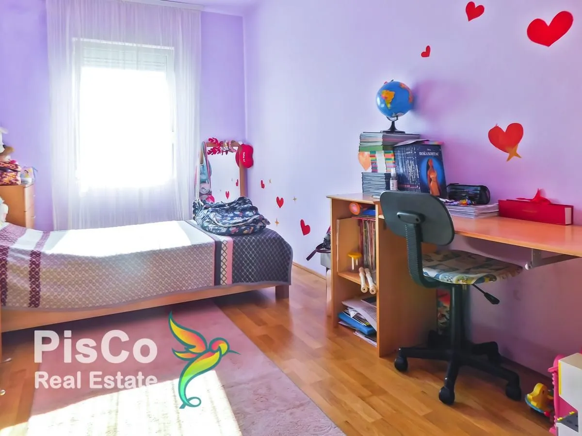 Prodaja, kuća, 290m², Tološi, Podgorica