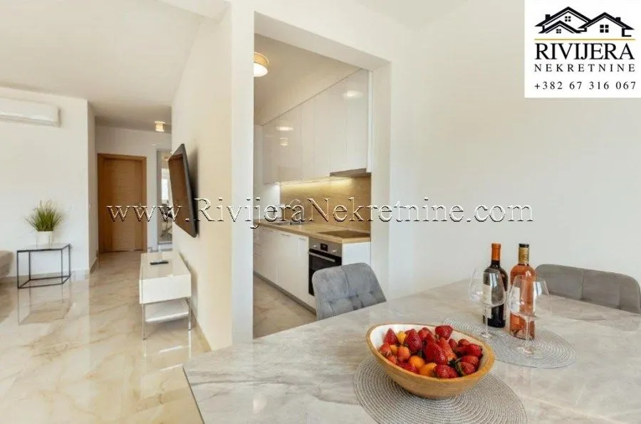 Prodaja, dvosoban stan, 87m², Baošići, Herceg Novi