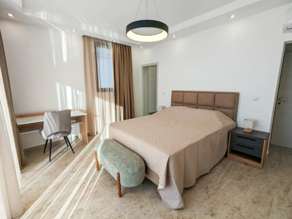 Sale, house, 365m², Utjeha, Bar