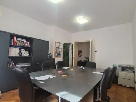 Izdavanje, poslovni prostor, 100m², Savski Venac, Beograd - image 11