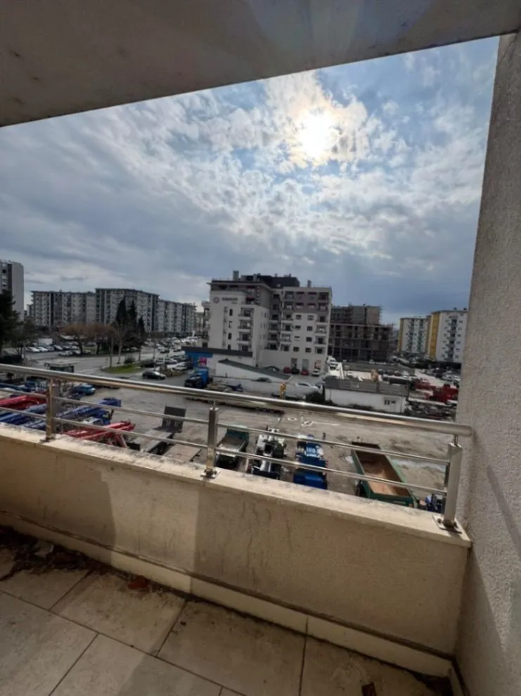 Prodaja, trosoban stan, 92m², Tuški Put, Podgorica