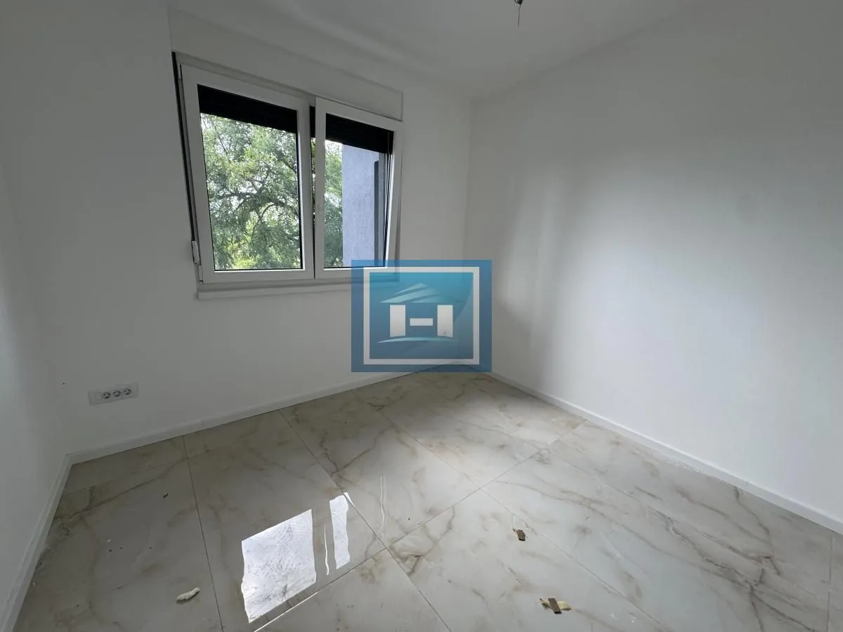 Prodaja, dvosoban stan, 60m², Centar, Ćuprija