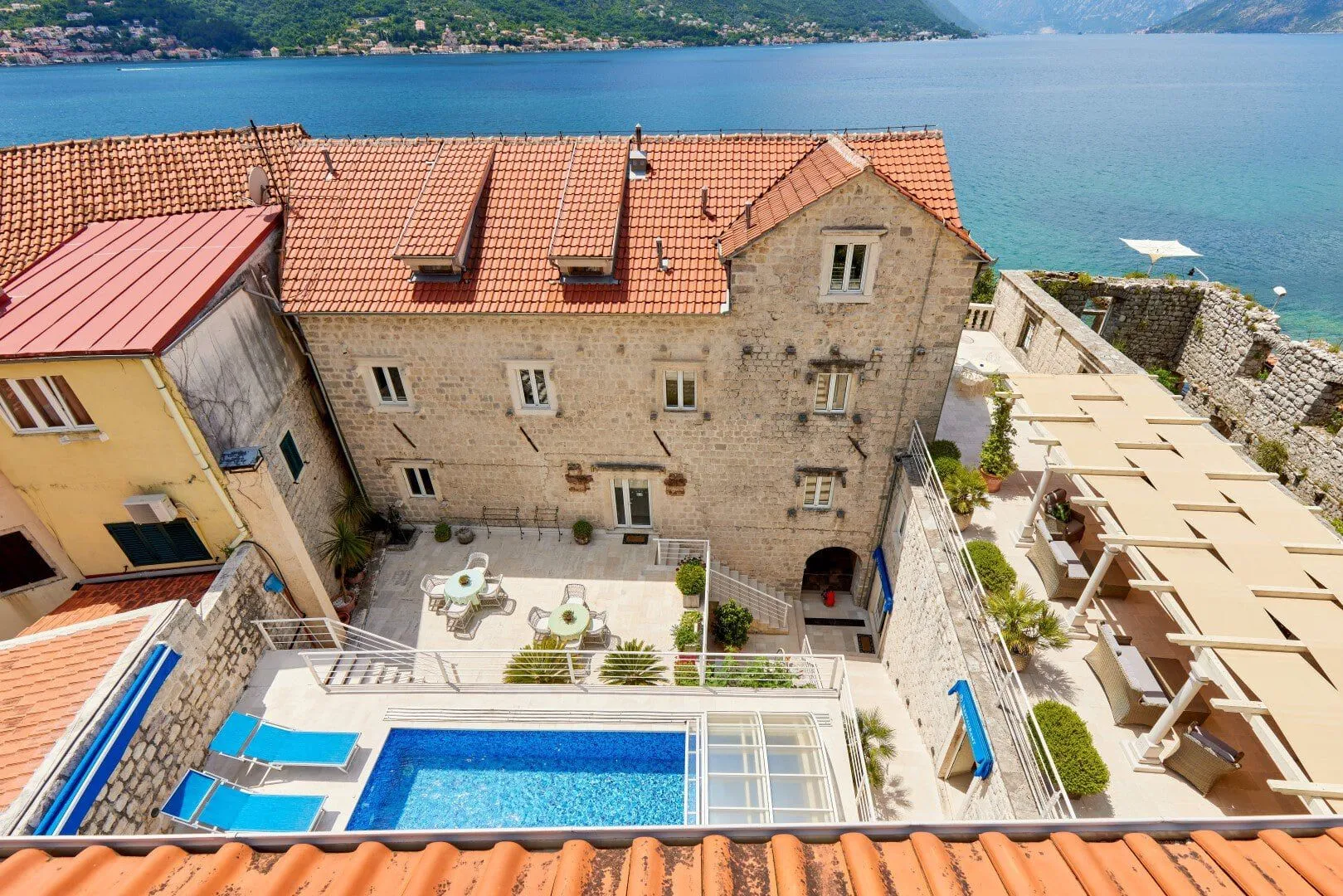 Rent, house, 2117m², Kotor, Crna Gora
