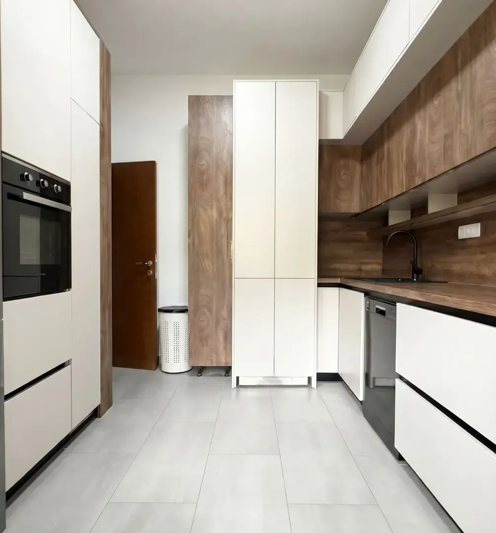 Prodaja, trosoban stan, 126m², Podgorica, Crna Gora