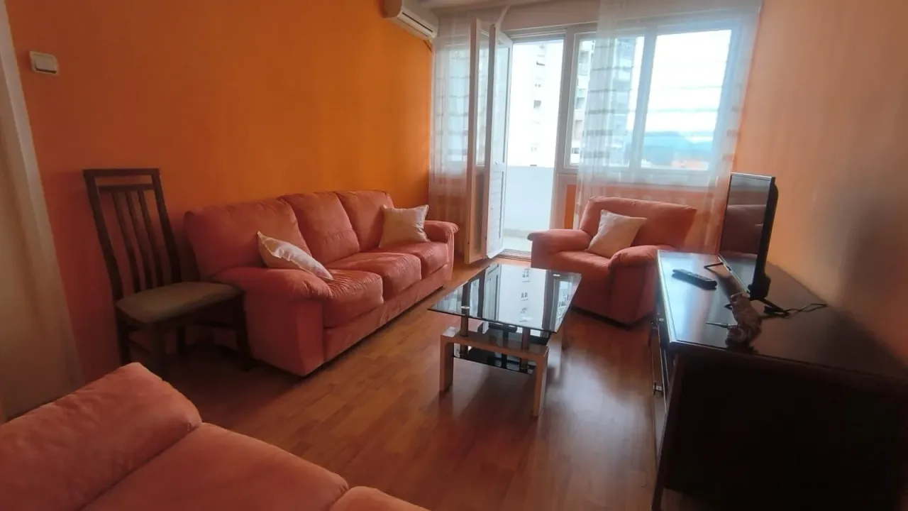 Prodaja, jednosoban stan, 50m², Gintaš, Podgorica