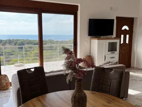 Izdavanje, kuća, 63m², Krimovica, Kotor - image 8