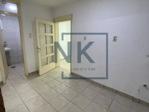 Izdavanje, poslovni prostor, 32m², Momišići, Podgorica - image 4