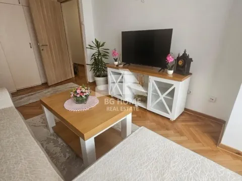 Rent, two bedroom apartment, 60m², Kalenić Pijaca, Vračar Sve Podlokacije - image 4