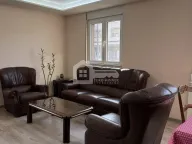 Prodaja, kuća, 162m², Zemun Gornji Grad, Zemun Sve Podlokacije - image 1