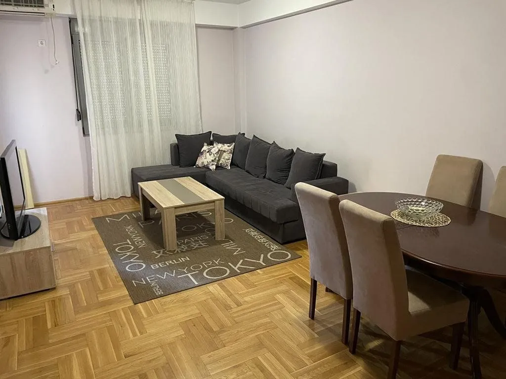 Izdavanje, jednosoban stan, 55m², Stari Aerodrom, Podgorica