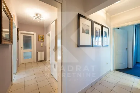 Prodaja, trosoban stan, 101m², Centar, Podgorica - image 18