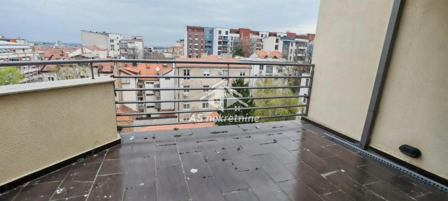Prodaja, stan, 207m², Kalenić Pijaca, Vračar Sve Podlokacije