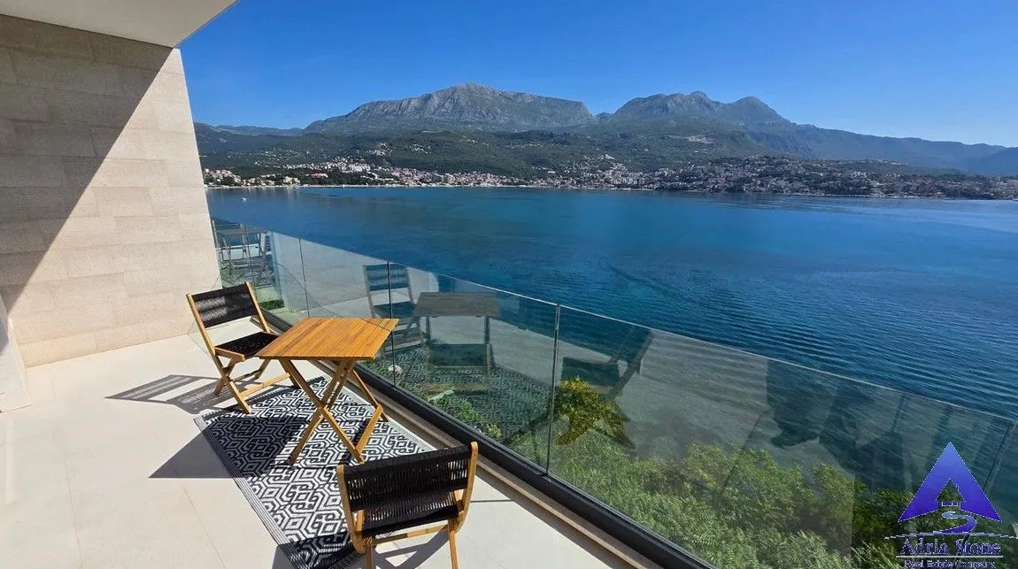 Prodaja, dvosoban stan, 57m², Njivice, Herceg Novi