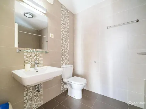 Prodaja, dvosoban stan, 84m², Morinj, Kotor - image 12