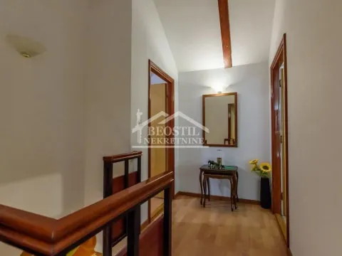 Prodaja, četvorosoban stan, 104m², Stari Grad, Beograd - image 11