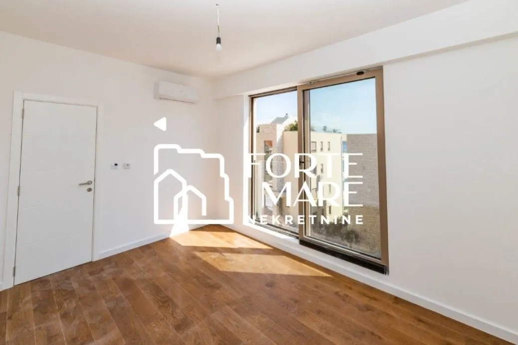 Prodaja, dvosoban stan, 60m², Baošići, Herceg Novi