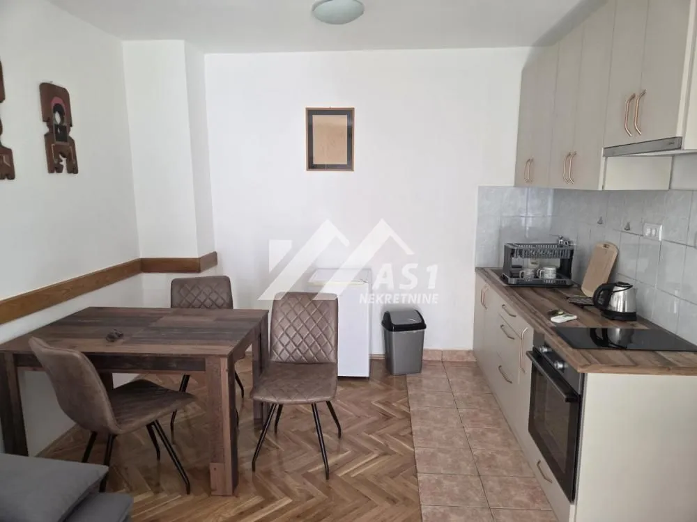 Izdavanje, jednosoban stan, 33m², Novi Sad Sve Podlokacije, Novi Sad