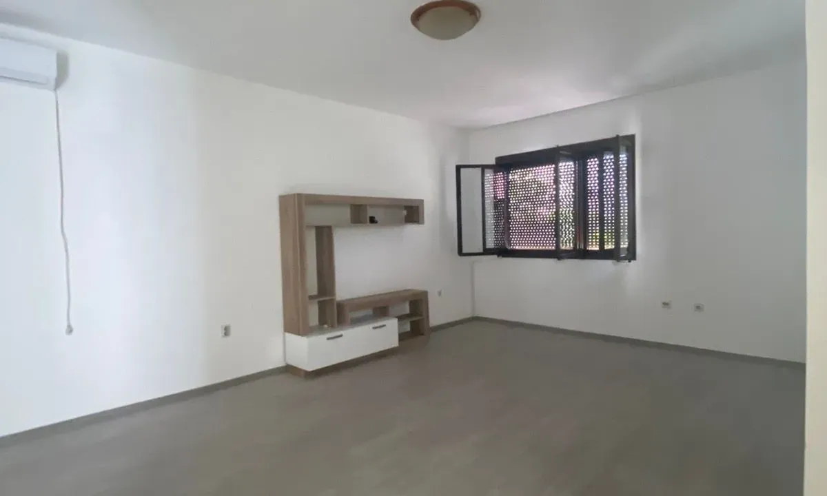 Rent, two bedroom apartment, 71m², Stari Aerodrom, Podgorica