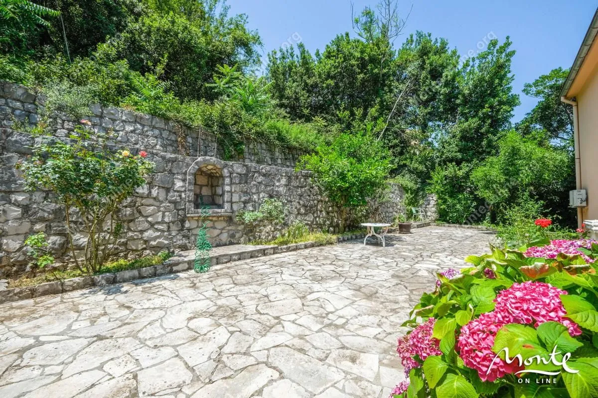 Prodaja, kuća, 172m², Muo, Kotor