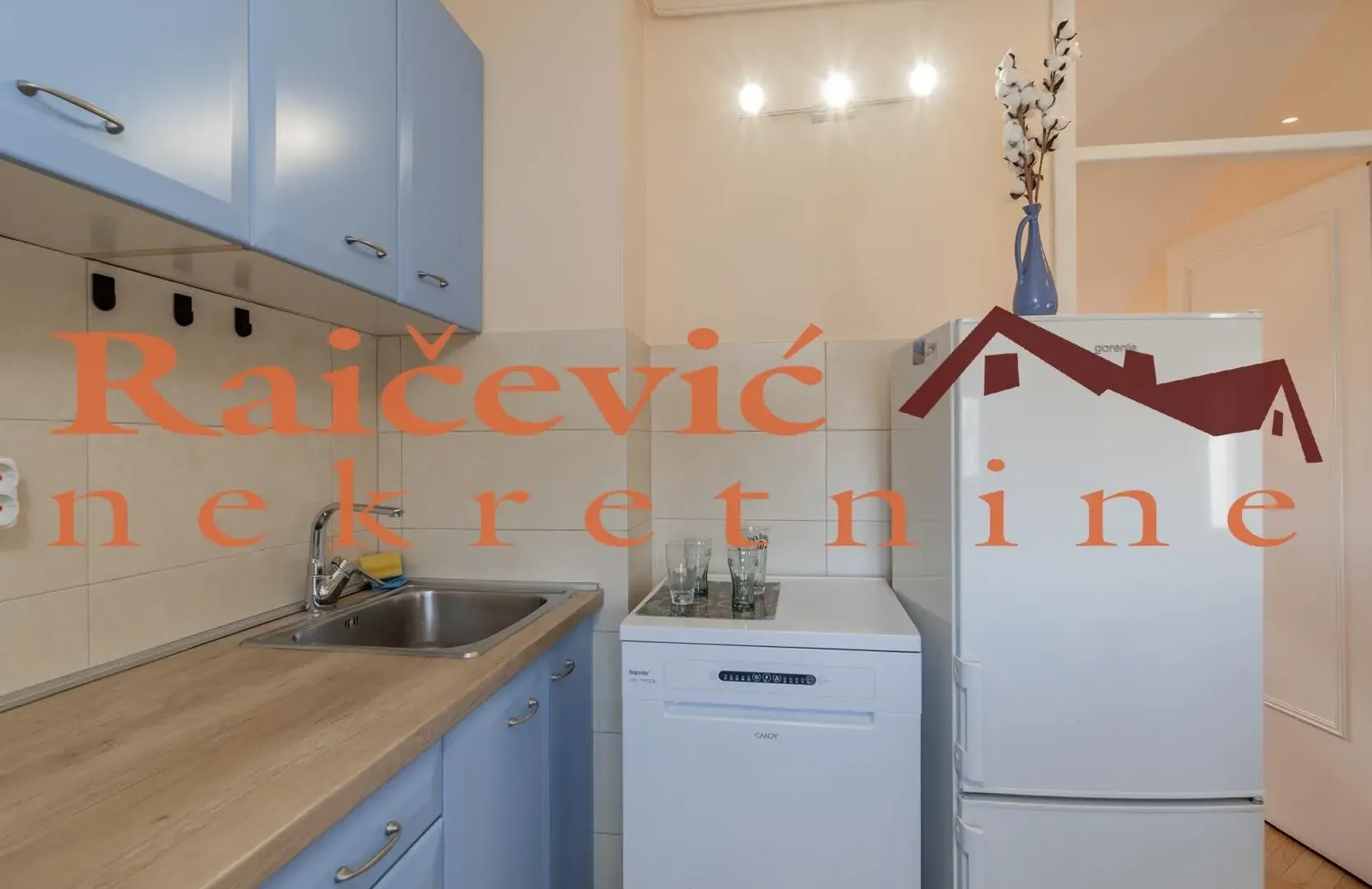 Rent, three bedroom apartment, 83m², Stari Grad, Beograd