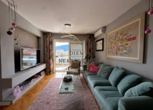 Izdavanje, trosoban stan, 104m², Adok, Budva