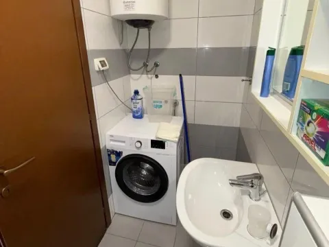 Izdavanje, dvosoban stan, 75m², City Kvart, Podgorica - image 8