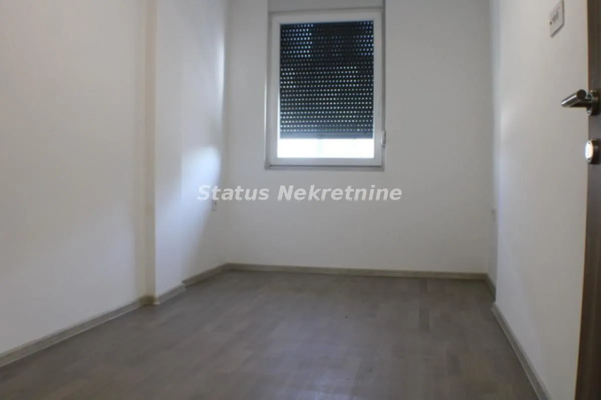 Prodaja, trosoban stan, 77m², Petrovaradin, Novi Sad
