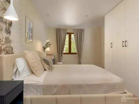 Sale, house, 110m², Škaljari, Kotor